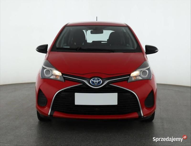 Czerwony Używany 2016 Toyota Yaris Hybrid Hatchback | 43 999 zł (Uczciwa cena) - Obraz 1/4