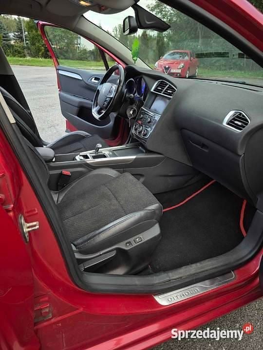 Używany Citroën C4 Exclusive 120 KM (88 kW) 2012 Czerwony Hatchback