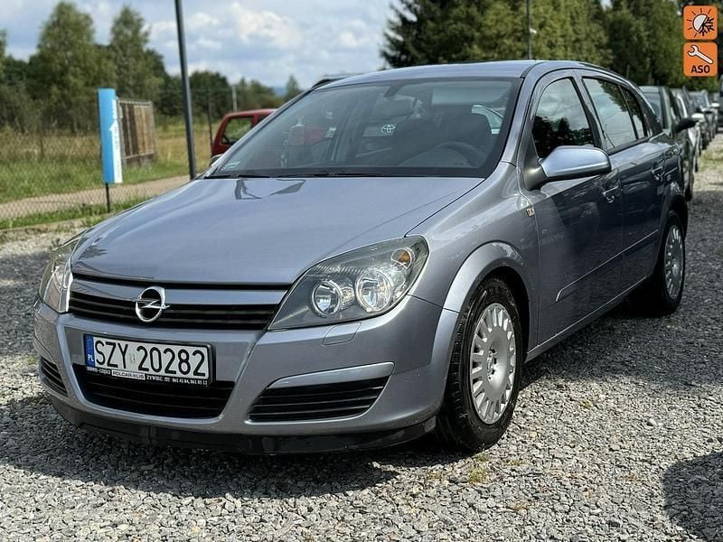 Szary Używany 2005 Opel Astra Hatchback | 9300 zł (Uczciwa cena) - Obraz 1/4