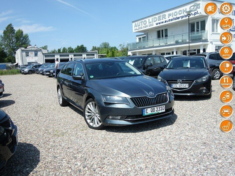 Niebieski Używany 2016 Skoda Superb Kombi | 59 900 zł (Uczciwa cena) - Obraz 1/4