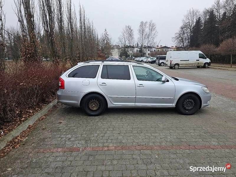 Używany Skoda Octavia 2011 Srebrny Kombi