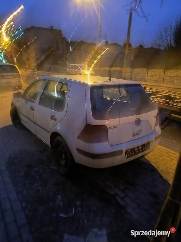 Używany VW Golf IV 2004 Biały Sedan/Limuzyna