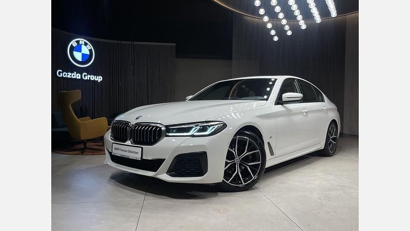 Biel alpejska Używany 2022 BMW 520 Shadowline Sedan/Limuzyna | 154 900 zł (Super Cena) - Obraz 1/3