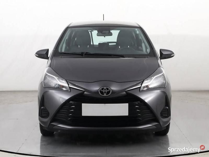 Szary Używany 2019 Toyota Yaris Hatchback | 49 999 zł (Uczciwa cena) - Obraz 1/4