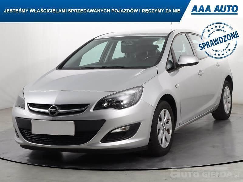 Używany Opel Astra 2013 Srebrny