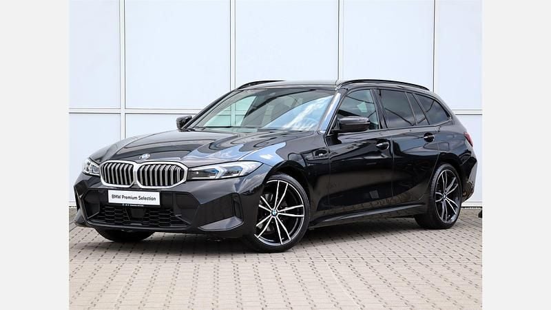 Black sapphire metallic metalizowany Używany 2022 BMW 320 Shadowline Kombi | 179 900 zł (Drogi) - Obraz 1/3