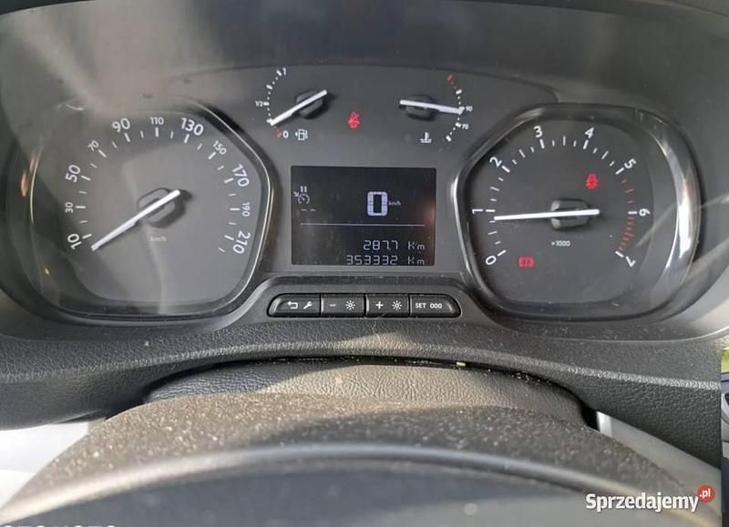 Używany 2016 Citroën Jumpy Minivan | 49 500 zł - Obraz 1/4