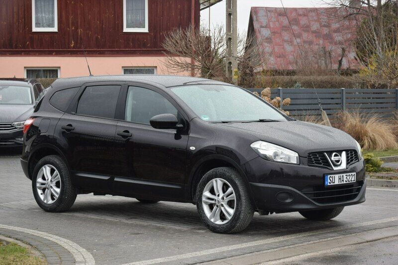 Czarny Używany 2011 Nissan Qashqai +2 SUV | 31 900 zł (Uczciwa cena) - Obraz 1/4
