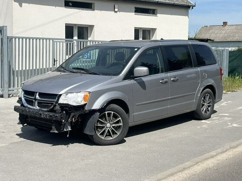 Szary (metalik) Używany 2017 Dodge Grand Caravan Minivan | 31 500 zł - Obraz 1/4