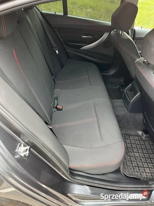 Używany BMW 318 2012