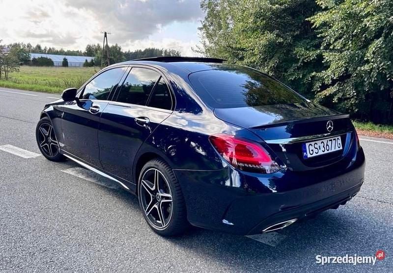 Używany Mercedes C300 2021