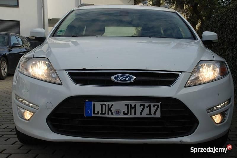 Biały Używany 2013 Ford Mondeo Kombi | 17 000 zł (Super Cena) - Obraz 1/4