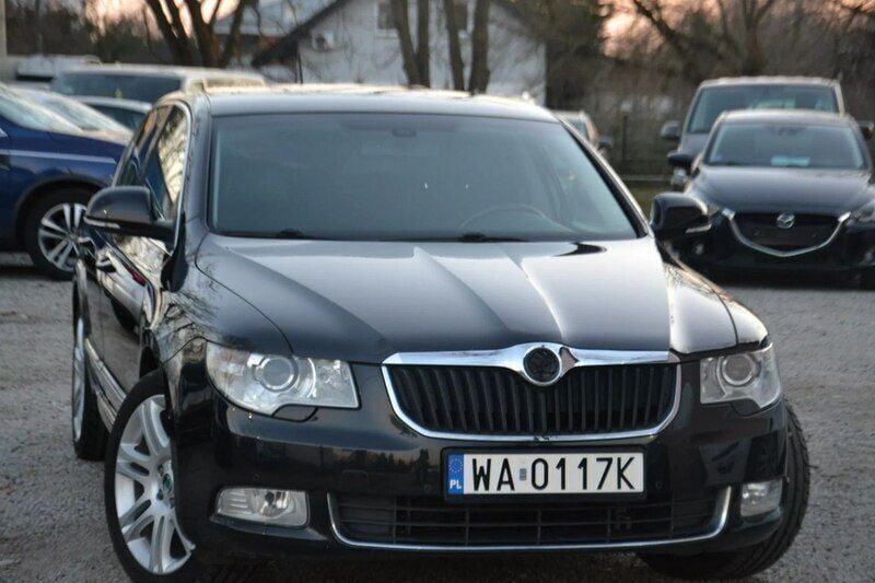 Czarny Używany 2008 Skoda Superb Sedan/Limuzyna | 23 900 zł (Dość drogi) - Obraz 1/4