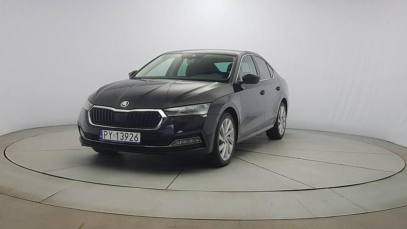 Używany Skoda Octavia 150 KM (110 kW) 2022 Czarny Sedan/Limuzyna