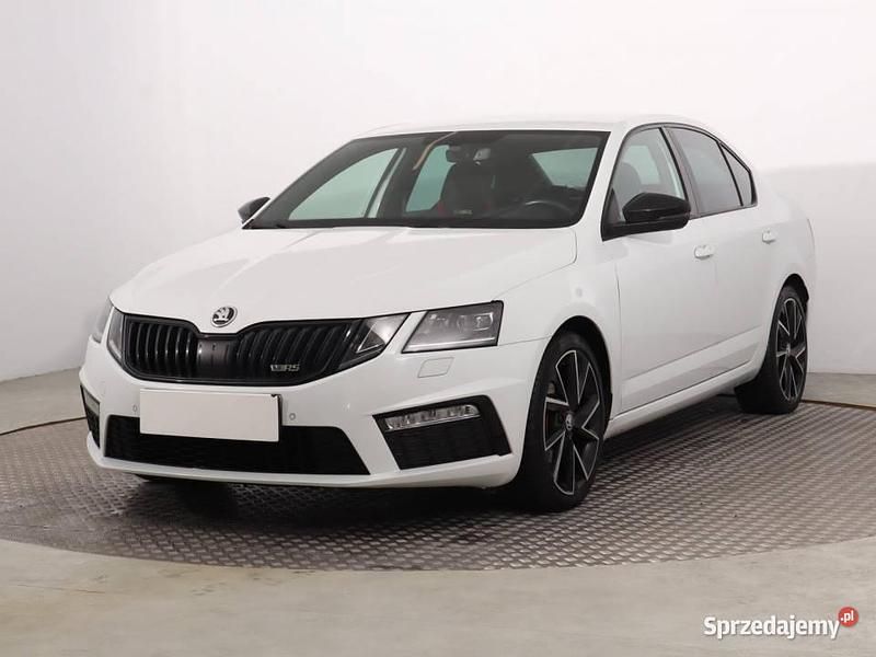 Używany Skoda Octavia RS 184 KM (135 kW) 2018 Biały Hatchback