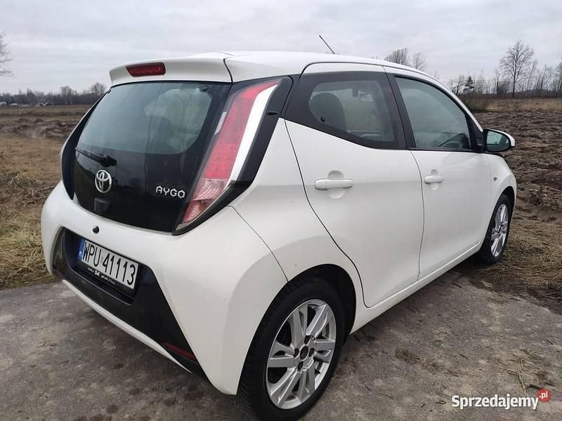 Używany Toyota Aygo 2015 Biały Hatchback