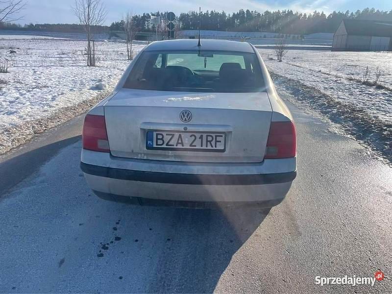 Używany VW Passat 1999 Srebrny Sedan/Limuzyna