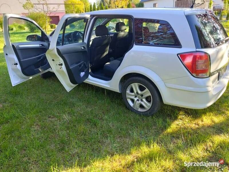 Używany Opel Astra 2010 Biały Kombi