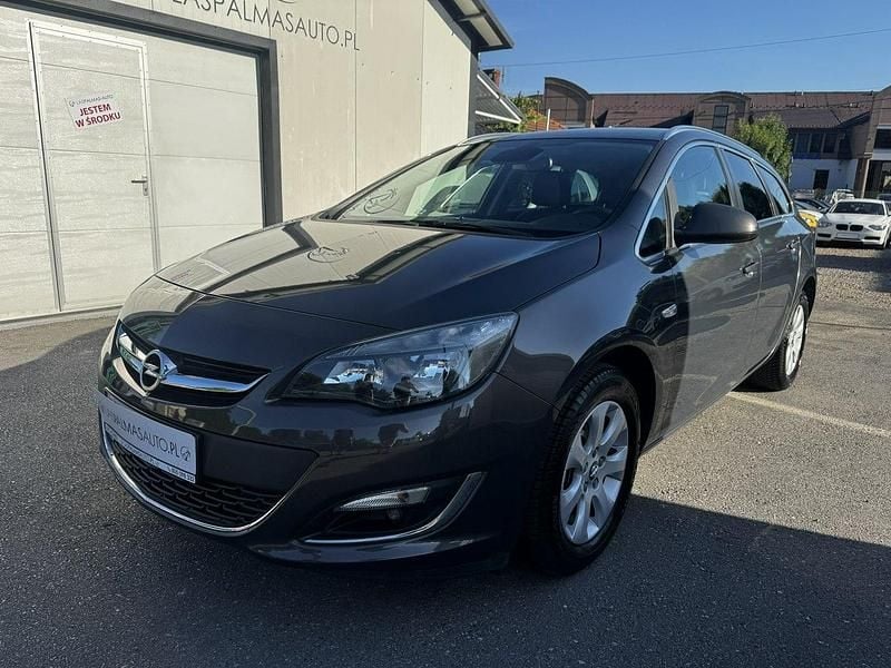 Szary Używany 2015 Opel Astra Kombi | 23 500 zł (Super Cena) - Obraz 1/4