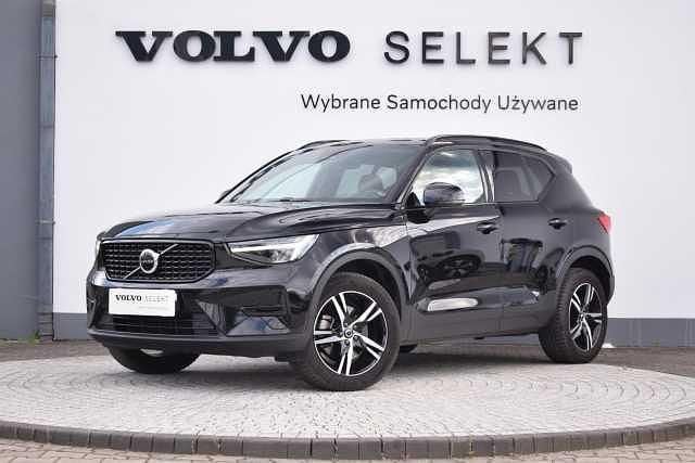 Czarny Używany 2025 Volvo XC40 SUV | 159 900 zł (Dobra cena) - Obraz 1/4