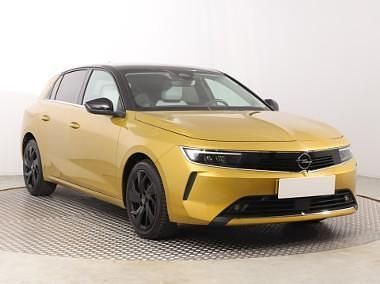 Złoty Używany 2023 Opel Astra Hatchback | 77 999 zł - Obraz 1/4