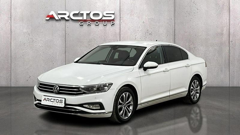 Biały Używany 2021 VW Passat Elegance Sedan/Limuzyna | 73 900 zł (Super Cena) - Obraz 1/4