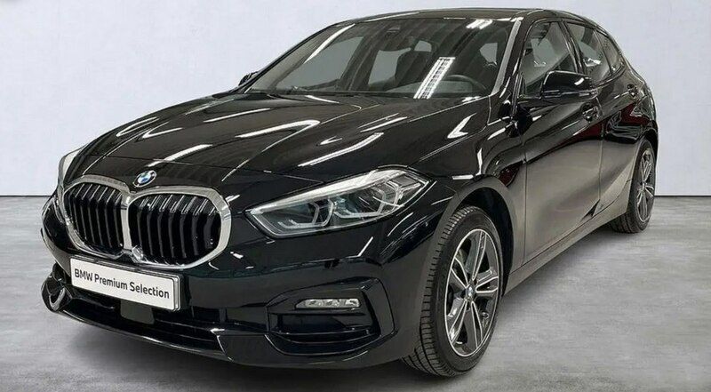 Czarny (metalik) Używany 2023 BMW 118 Hatchback | 128 000 zł - Obraz 1/4