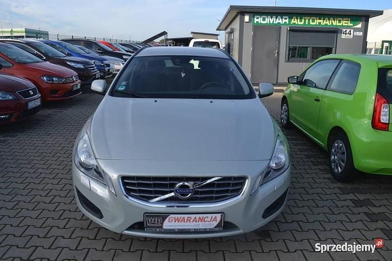 Szary Używany 2013 Volvo V60 Kombi | 26 500 zł - Obraz 1/4