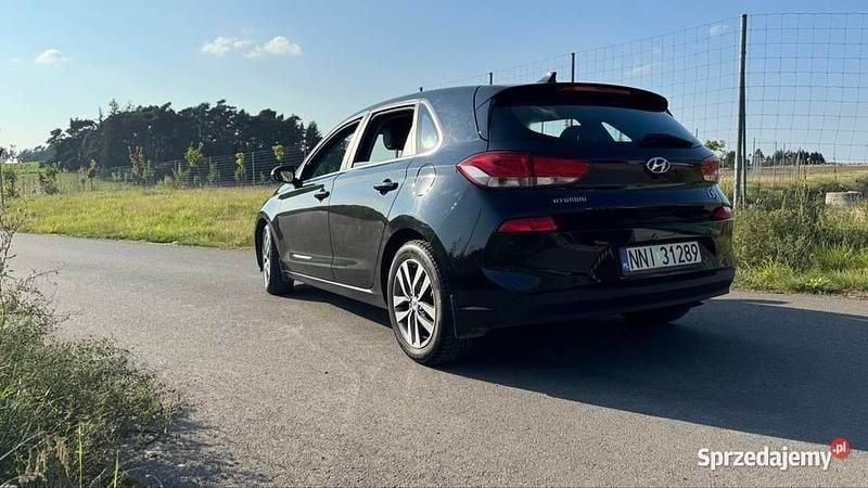 Używany Hyundai i30 110 KM (80 kW) 2017 Czarny Hatchback