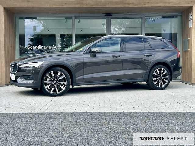 Szary Używany 2024 Volvo V60 CC Kombi | 204 900 zł (Uczciwa cena) - Obraz 1/3