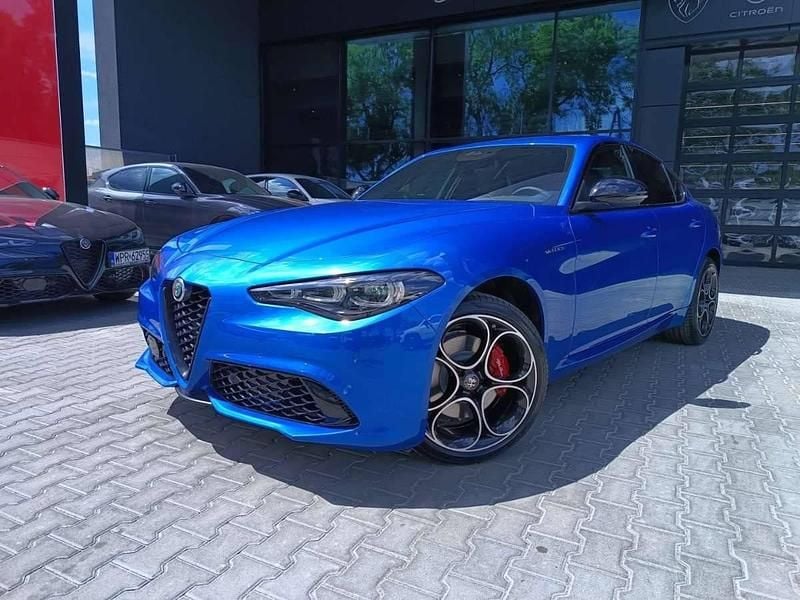 Nowe Alfa Romeo Giulia Veloce 280 KM (205 kW) 2025 Lakier metalizowany czarny  volcano black Sedan/Limuzyna