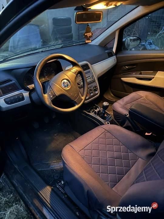 Czarny Używany 2007 Fiat Grande Punto Hatchback | 4200 zł (Uczciwa cena) - Obraz 1/4