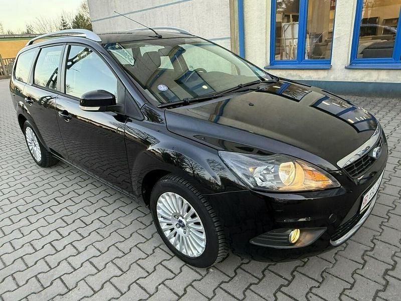 Używany Ford Focus Ghia 2010 Czarny Kombi