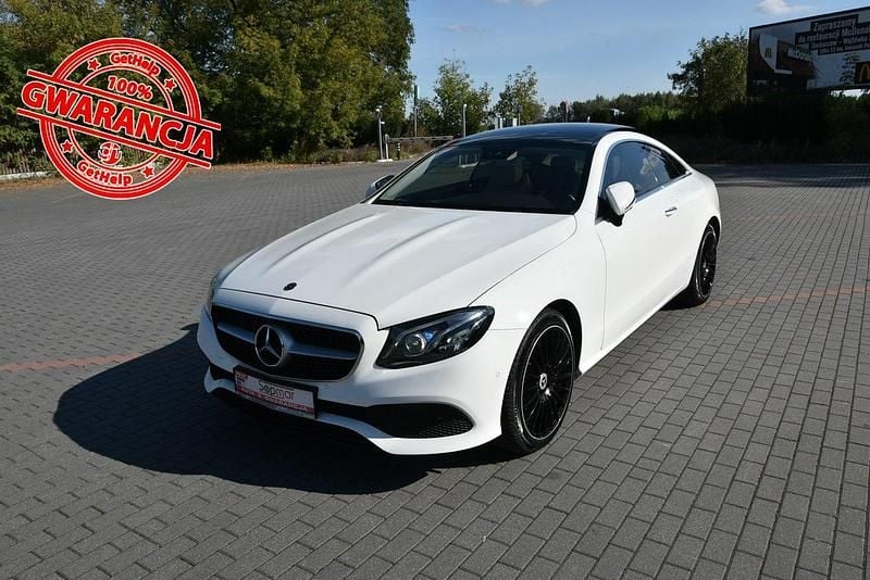 Biały (metalik, perła) Używany 2019 Mercedes E400 Coupe | 185 000 zł - Obraz 1/4