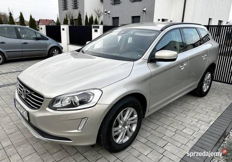Używany 2016 Volvo XC60 Momentum SUV | 63 700 zł (Uczciwa cena) - Obraz 1/4