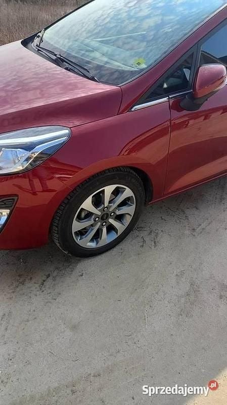 Używany Ford Fiesta Titanium 2018 Wiśniowy Hatchback
