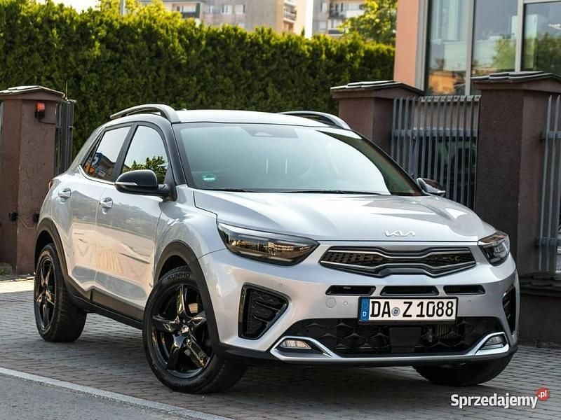 Szary Używany 2022 Kia Stonic 2 SUV | 75 500 zł - Obraz 1/4