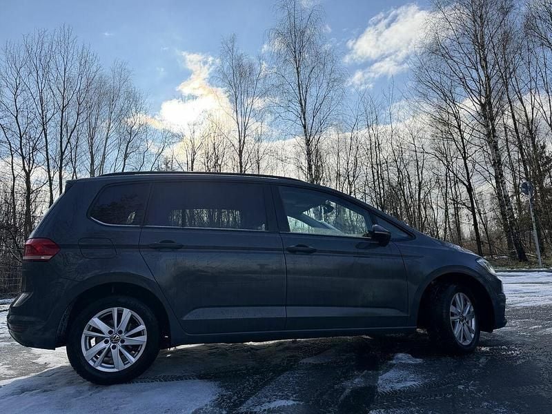 Używany VW Touran 2020 Szary Minivan