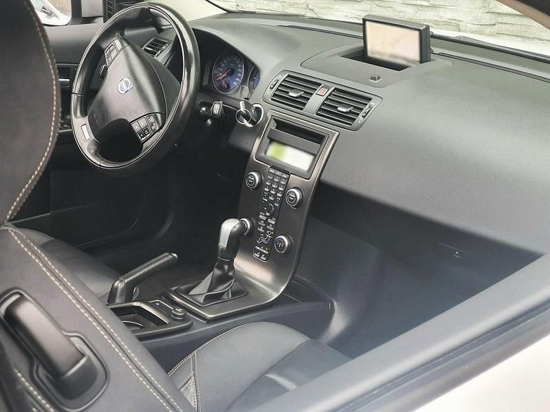 Używany Volvo C30 R-Design 150 KM (110 kW) 2013 Biały Hatchback