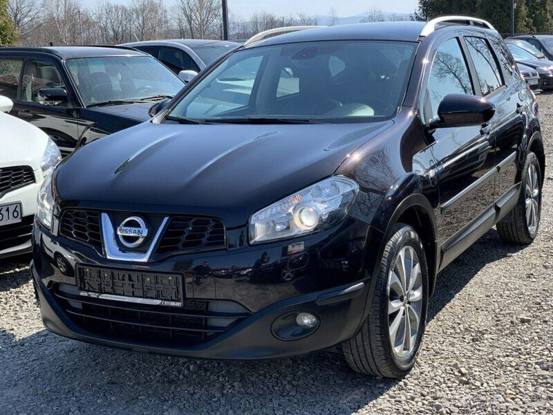 Używany Nissan Qashqai +2 141 KM (103 kW) 2011 Czarny SUV
