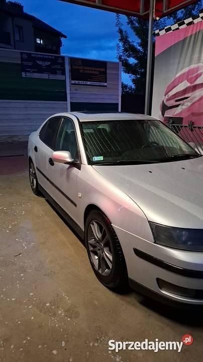 Używany Saab 9-3 2004 Srebrny Sedan/Limuzyna