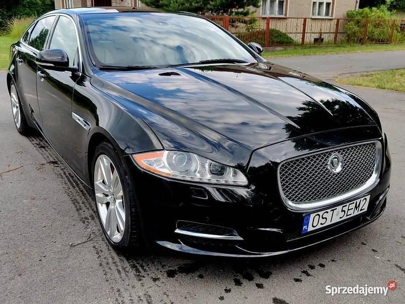 Czarny Używany 2012 Jaguar XJ8 Premium Luxury Sedan/Limuzyna | 59 000 zł - Obraz 1/4
