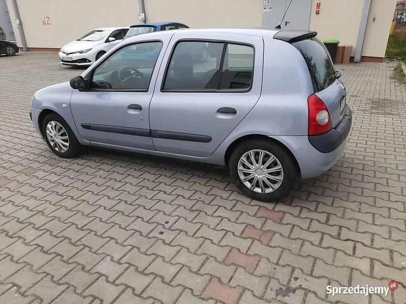 Używany Renault Clio II 2004 Szary Sedan/Limuzyna