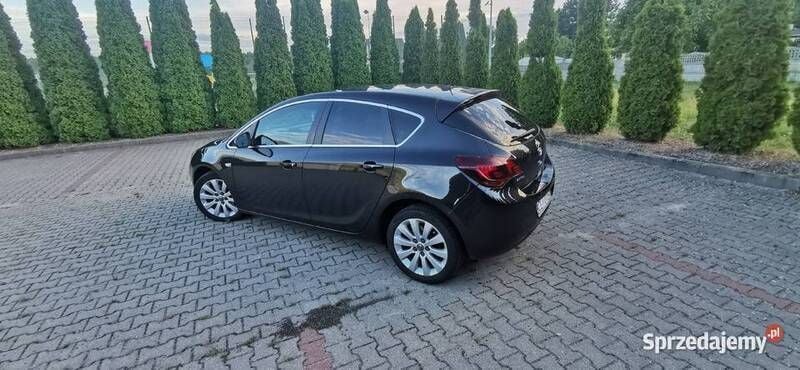 Używany 2011 Opel Astra Cosmo | 23 900 zł (Drogi) - Obraz 1/4