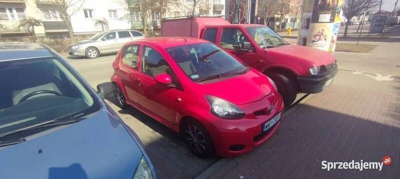 Czerwony Używany 2010 Toyota Aygo Hatchback | 11 500 zł (Uczciwa cena) - Obraz 1/4