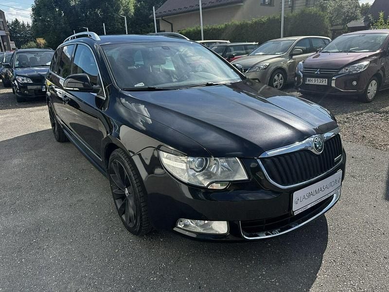 Czarny Używany 2013 Skoda Superb GreenLine Kombi | 28 500 zł (Super Cena) - Obraz 1/4