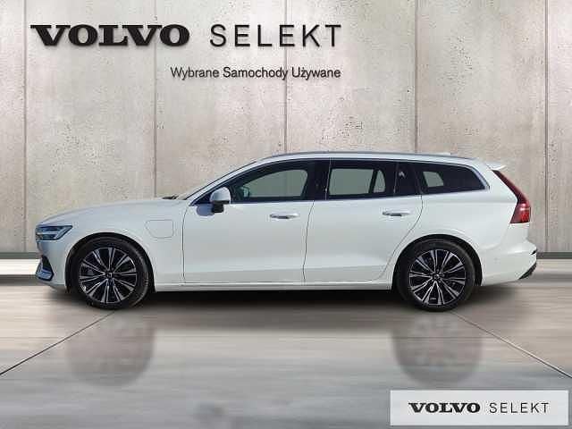 Używany Volvo V60 349 KM (256 kW) 2025 Biały Kombi