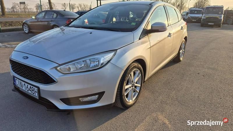 Używany Ford Focus 120 KM (88 kW) 2016 Srebrny Hatchback