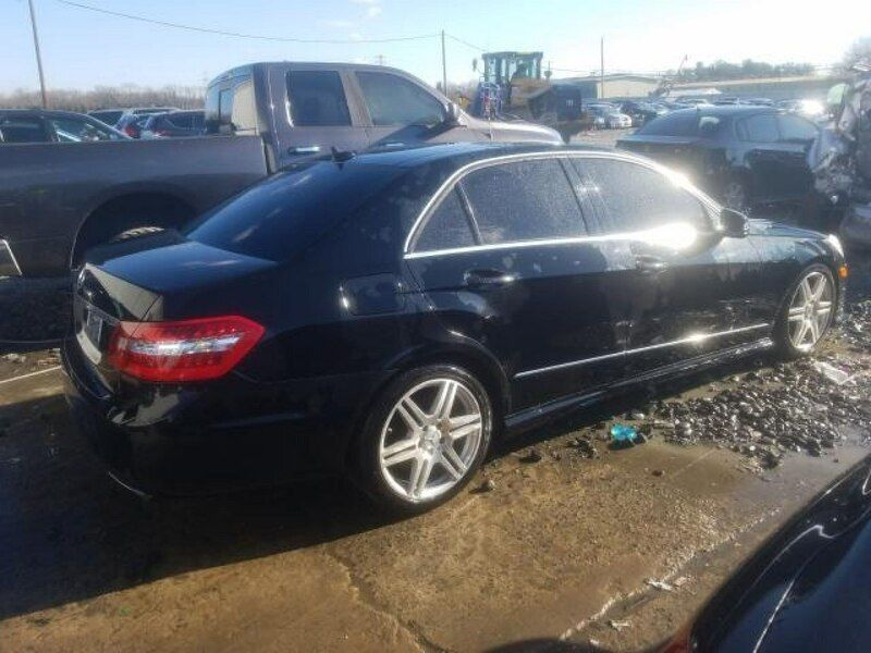 Używany Mercedes E55 AMG AMG 382 KM (280 kW) 2010 Czarny Sedan/Limuzyna
