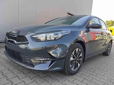 Inny kolor Nowe 2025 Kia Ceed Hatchback | 94 395 zł (Uczciwa cena) - Obraz 1/4